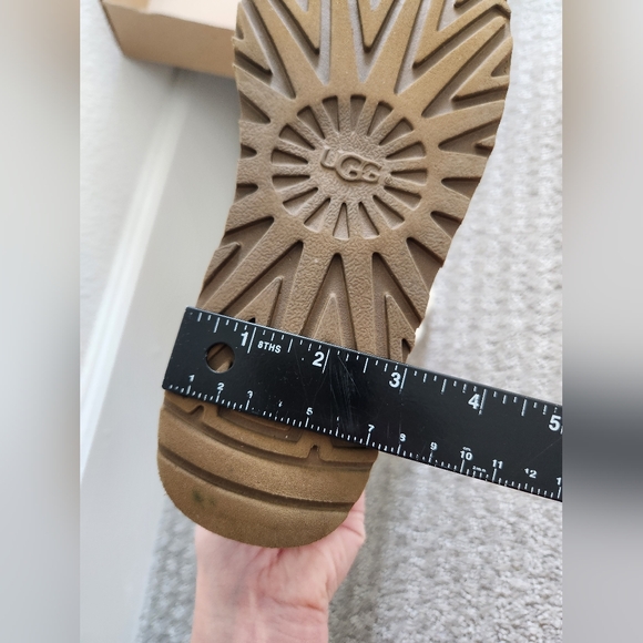 SOLD UGG women's Bailey Button Triplet II Boot Sand SIZE 7 - Picture 5 of 14